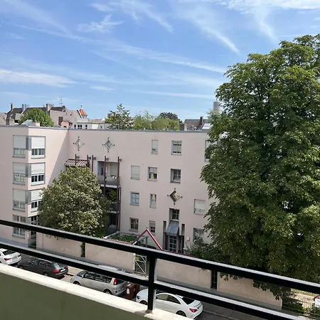 アパート Leo Flat